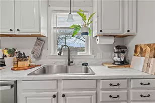 150 Greenmeadow Cir, North Kingstown, RI 02852 - Photo 14