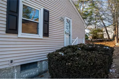 24 Howard Avenue, North Providence, RI 02911 - Photo 4