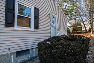 24 Howard Ave, North Providence, RI 02911 - Photo 4