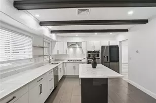 109 Cobble Hill Rd, Lincoln, RI 02865 - Photo 2