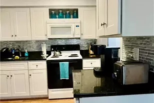 106 Swinburne Row, Newport, RI 02840 - Photo 6