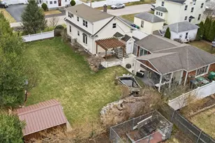 111 Beechcrest St, Warwick, RI 02888 - Photo 2