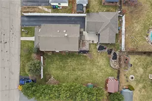 111 Beechcrest St, Warwick, RI 02888 - Photo 30