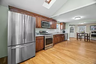 151 Orient Ave, Pawtucket, RI 02861 - Photo 10