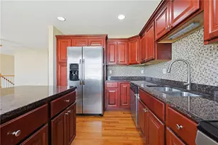 39 Streamview Dr, Cumberland, RI 02864 - Photo 8