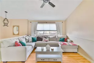 12 Railroad Row, Warwick, RI 02886 - Photo 4