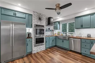 33 Achille St, Woonsocket, RI 02895 - Photo 2