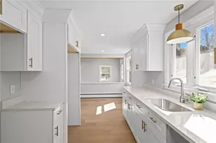 689 Knotty Oak Rd, Coventry, RI 02816 - Photo 1