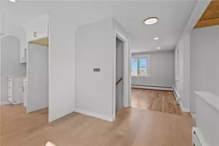 689 Knotty Oak Rd, Coventry, RI 02816 - Photo 4