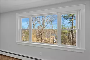 689 Knotty Oak Rd, Coventry, RI 02816 - Photo 10