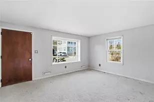 128 Clifford St, Pawtucket, RI 02860 - Photo 24