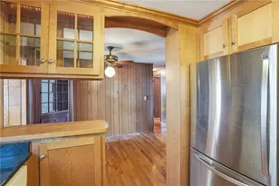 128 Clifford St, Pawtucket, RI 02860 - Photo 10