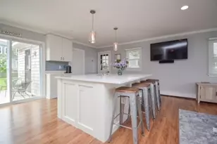 39 Grafton St, Newport, RI 02840 - Photo 6