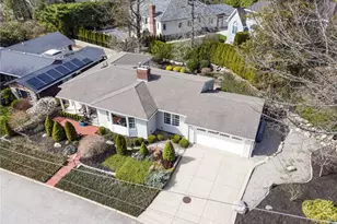 12 Coldbrook Ct, Cranston, RI 02920 - Photo 2