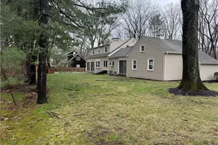 90 Alexander McGregor Rd, Pawtucket, RI 02864 - Photo 4