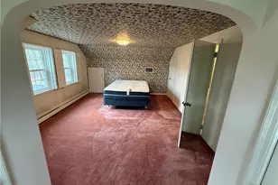 90 Alexander McGregor Rd, Pawtucket, RI 02864 - Photo 10