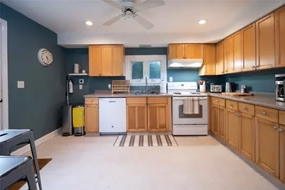 534 Aquidneck Avenue #A, Middletown, RI 02842 - Photo 20