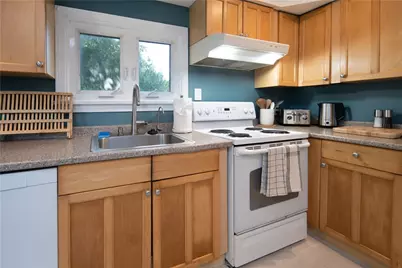 534 Aquidneck Avenue #A, Middletown, RI 02842 - Photo 24