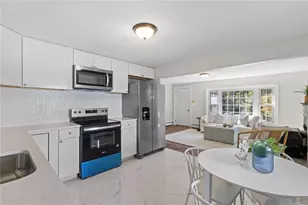 400 Schooner Ave, Jamestown, RI 02835 - Photo 2