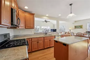 302 Pond St, South Kingstown, RI 02879 - Photo 14