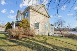 302 Pond St, South Kingstown, RI 02879 - Photo 2