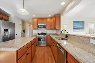 302 Pond St, South Kingstown, RI 02879 - Photo 12