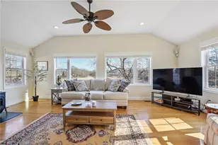 302 Pond St, South Kingstown, RI 02879 - Photo 16