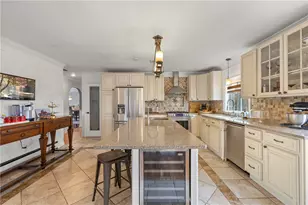 135 Meshanticut Valley Pkwy, Cranston, RI 02920 - Photo 10