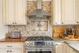 135 Meshanticut Valley Pkwy, Cranston, RI 02920 - Photo 12