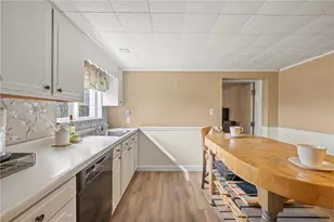 135 Meshanticut Valley Pkwy, Cranston, RI 02920 - Photo 26