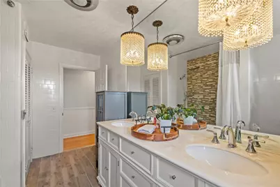 135 Meshanticut Valley Parkway, Cranston, RI 02920 - Photo 24