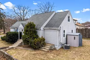 2 Whitman St, Smithfield, RI 02917 - Photo 2