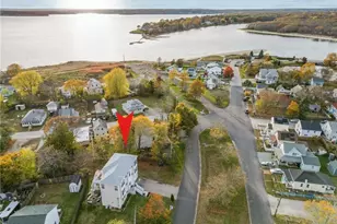 160 Suburban Pkwy, Warwick, RI 02889 - Photo 1