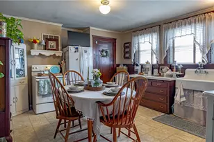 1018 Main St, West Warwick, RI 02893 - Photo 20