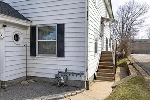 1018 Main St, West Warwick, RI 02893 - Photo 4