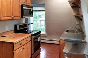 8 Cady St, Providence, RI 02903 - Photo 4