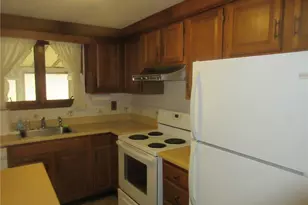 70 Keeley Ave, Warwick, RI 02886 - Photo 8