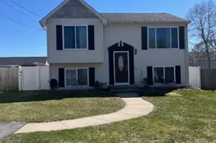 34 Chestnut St, Cumberland, RI 02864 - Photo 2