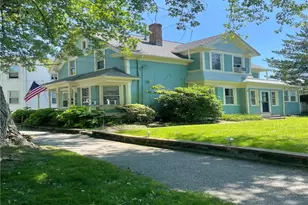 4 Bayview Ave, Bristol, RI 02809 - Photo 1