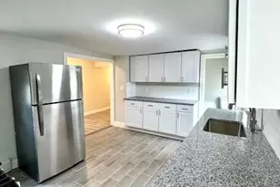 71 E George St, Providence, RI 02906 - Photo 4