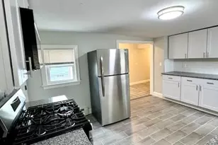 71 E George St, Providence, RI 02906 - Photo 6