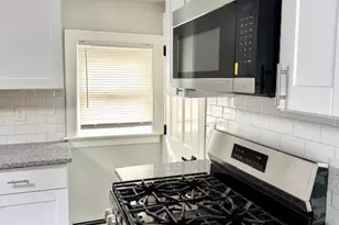 71 E George St, Providence, RI 02906 - Photo 2