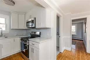 13 Earl St, West Warwick, RI 02893 - Photo 12