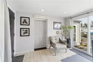 136 Missouri Dr, Warwick, RI 02886 - Photo 8