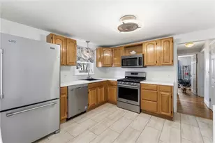 136 Missouri Dr, Warwick, RI 02886 - Photo 6