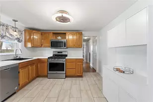 136 Missouri Dr, Warwick, RI 02886 - Photo 6