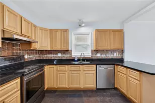 51 Klondike St, Providence, RI 02909 - Photo 4