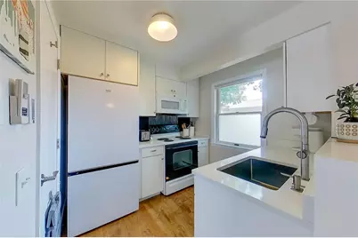 364 Bellevue Avenue #5A, Newport, RI 02840 - Photo 10