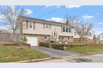 32 Milburn Road, East Providence, RI 02914 - Photo 2