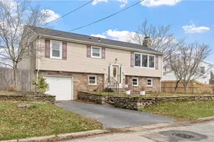 32 Milburn Rd, East Providence, RI 02914 - Photo 2